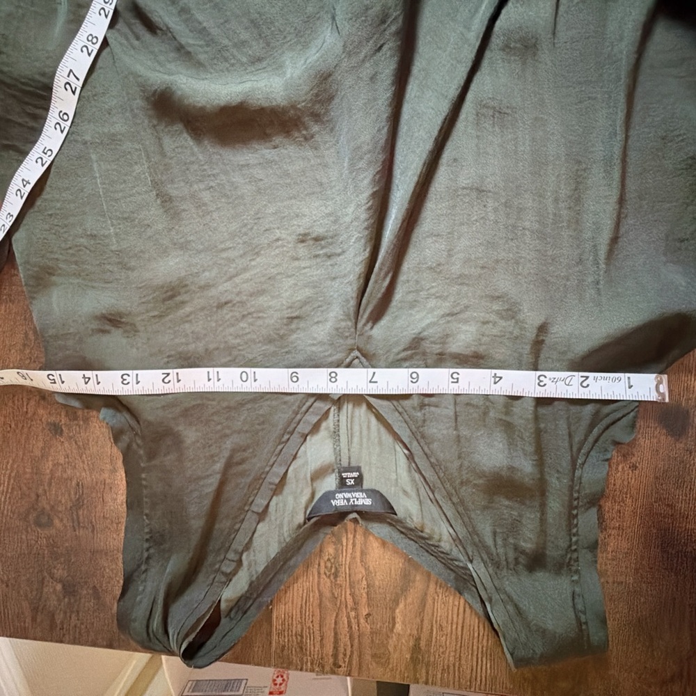 Simply Vera Vera Wang Olive Green V-Neck Sleeveless Tank, Oldie but Goodie!! - Picture 8 of 9